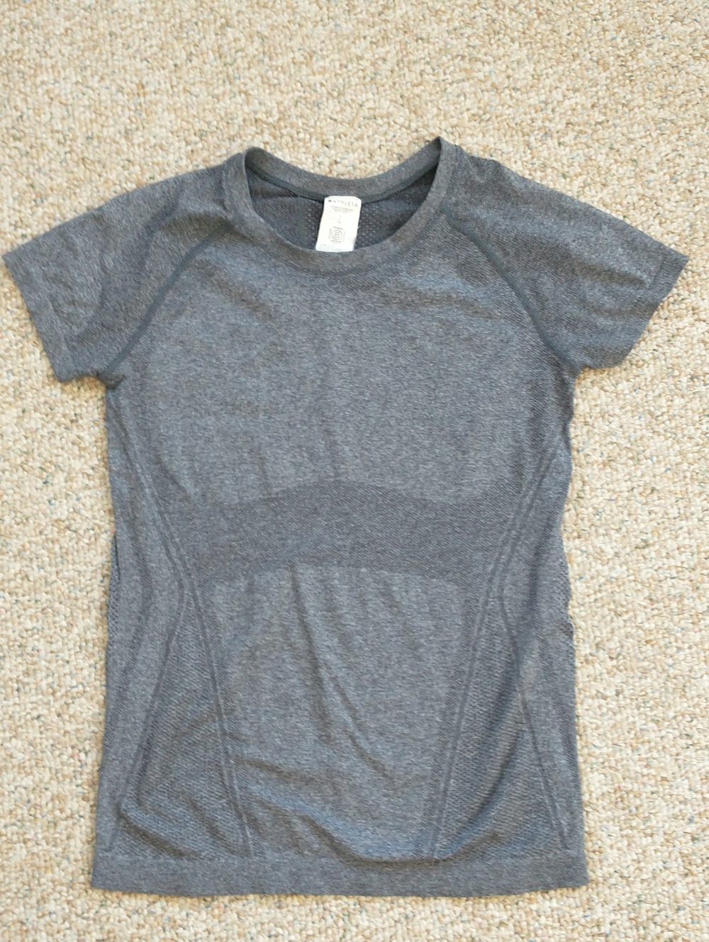 Athleta Momentum Seamless Short Sleeve T-Shirt Size Small